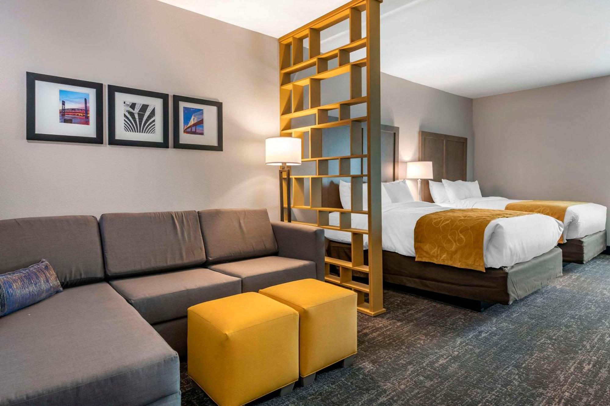 Comfort Inn & Suites Jacksonville - Orange Park Near Naval Air Station ภายนอก รูปภาพ