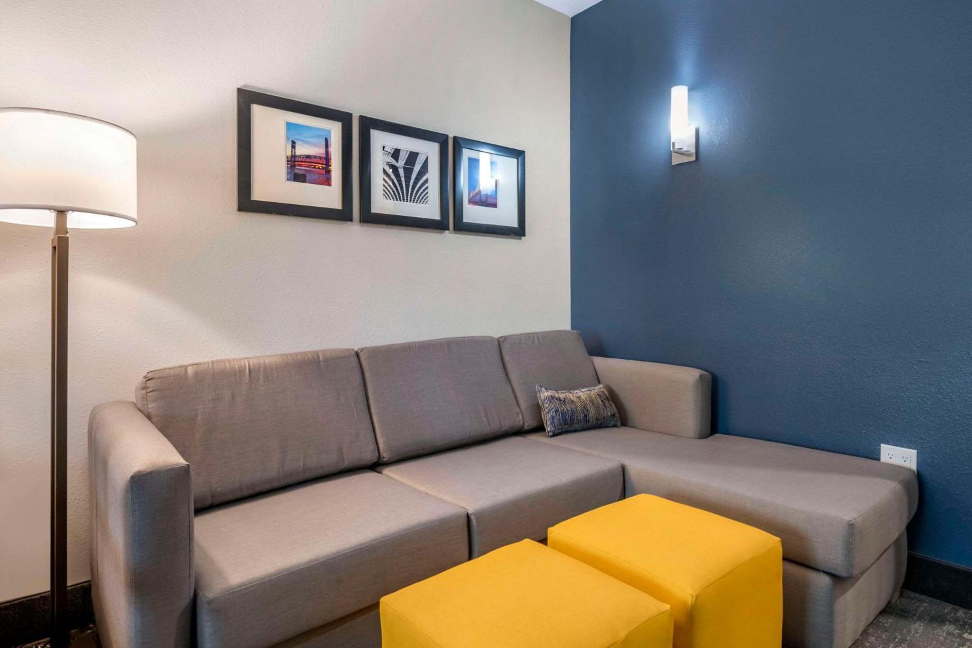 Comfort Inn & Suites Jacksonville - Orange Park Near Naval Air Station ภายนอก รูปภาพ