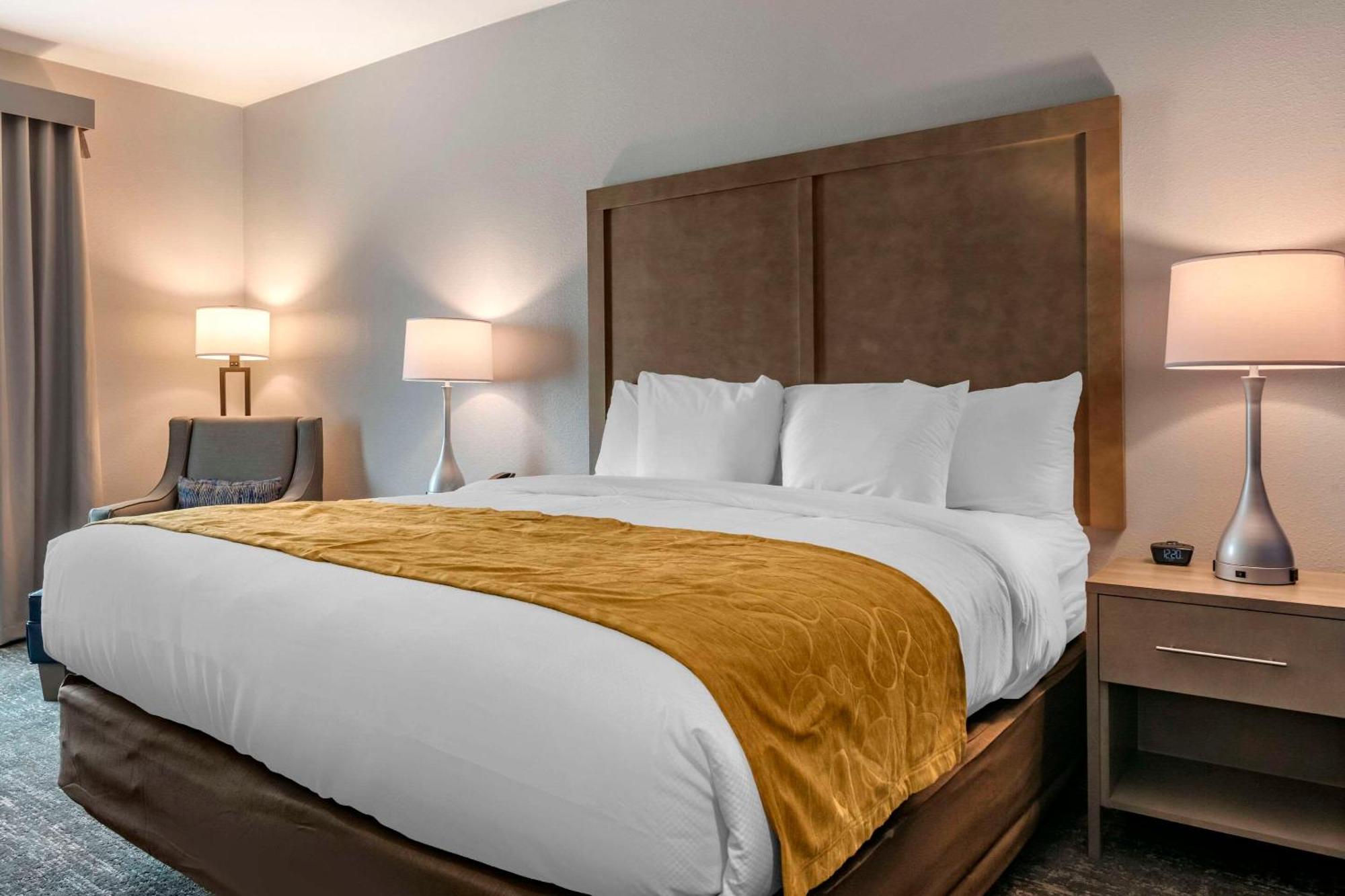 Comfort Inn & Suites Jacksonville - Orange Park Near Naval Air Station ภายนอก รูปภาพ