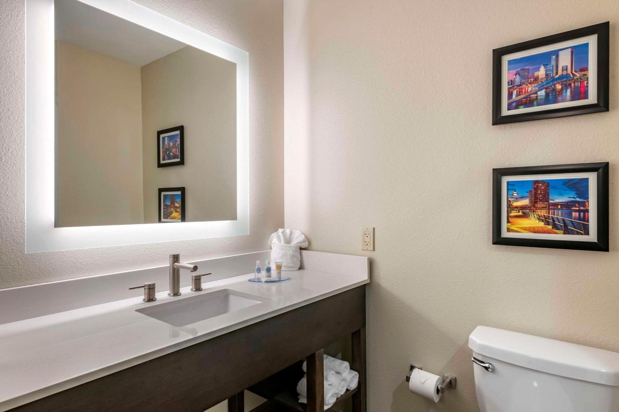 Comfort Inn & Suites Jacksonville - Orange Park Near Naval Air Station ภายนอก รูปภาพ